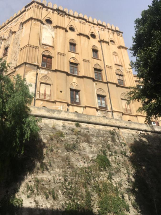 Around Cassaro Holiday House Palermo Exterior photo